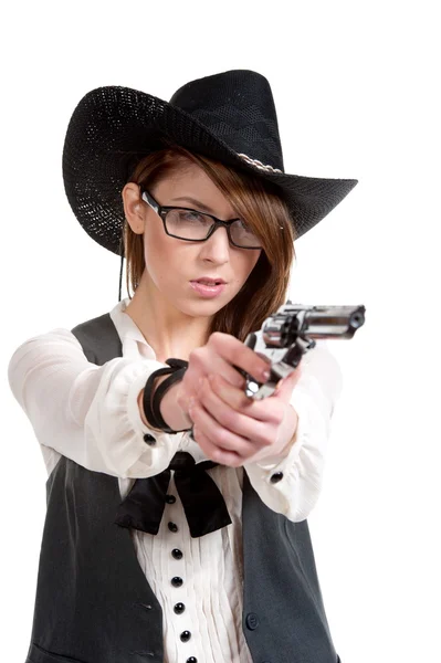Brunette posant avec un pistolet — Photo
