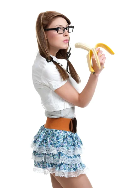 Sexuella brunett poserar med banan — Stockfoto