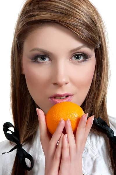 Brunette posing with orange — Stock Photo, Image