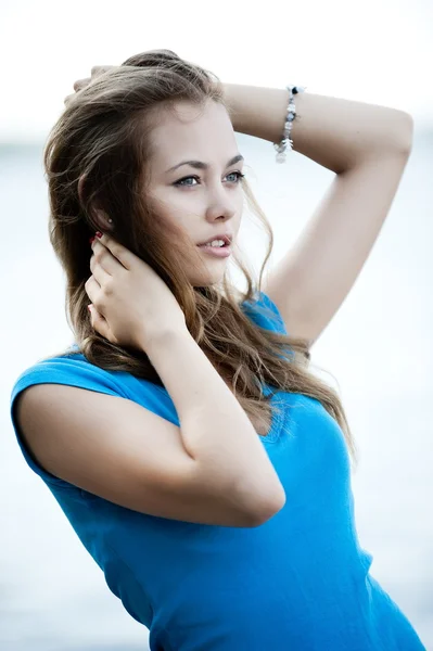 Girl posing on berth — Stock Photo, Image