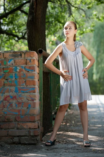 Menina bonito posando — Fotografia de Stock