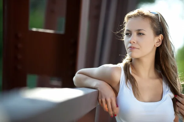 Portret van meisje met zonnebril — Stockfoto