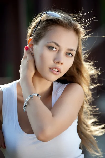 Portrait of girl with sunglasses — Stock Photo, Image