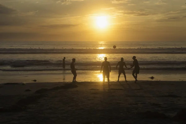 Futebol na praia — Fotografia de Stock