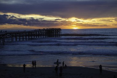 Gün batımında iskele
