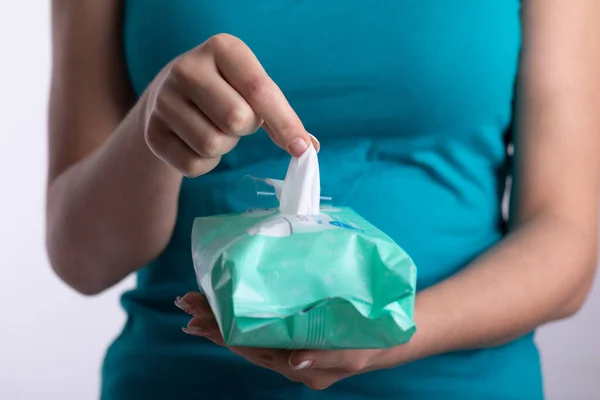 Tomar Lenços Bebê Embalagem Procedimento Higiene Prevenção Doenças Infecciosas — Fotografia de Stock