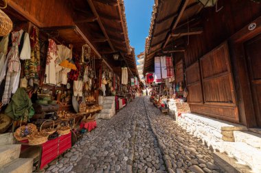 Kruja, Kroja, Kruja, Kruj - Pazar kasabası ve Arnavutluk 'un orta kesiminde bir belediye