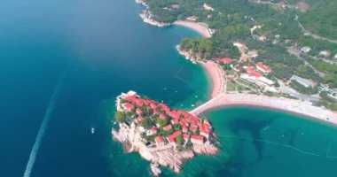 Sveti Stafan, Karadağ, Adriyatik 'teki ünlü lüks tatil beldesi