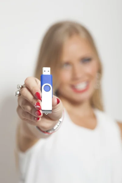 Woman With Information on Memory Stick — Stock Photo, Image