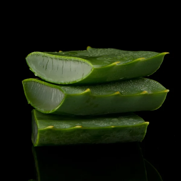 Sliced aloe leaf — Stock Photo, Image