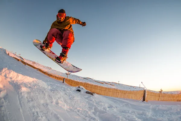 Dağlarda snowboard — Stok fotoğraf