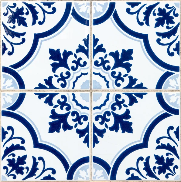 Azulejos tradicionales esmaltados portugueses — Foto de Stock