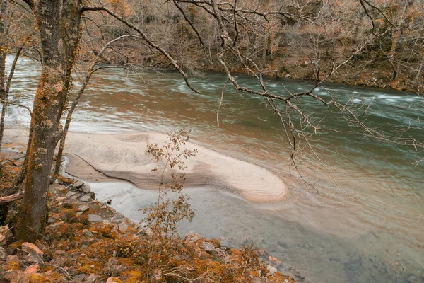 Autmun scen på Paiva River — Stockfoto