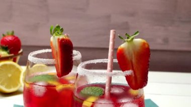 soğuk çilek içecek