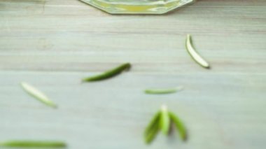 Detoks su limon kokteyl