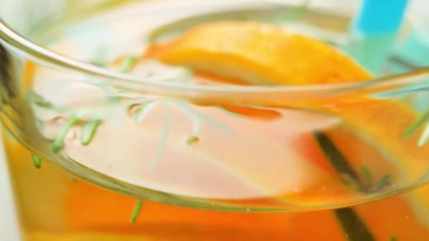 Cóctel naranja agua desintoxicación — Vídeos de Stock