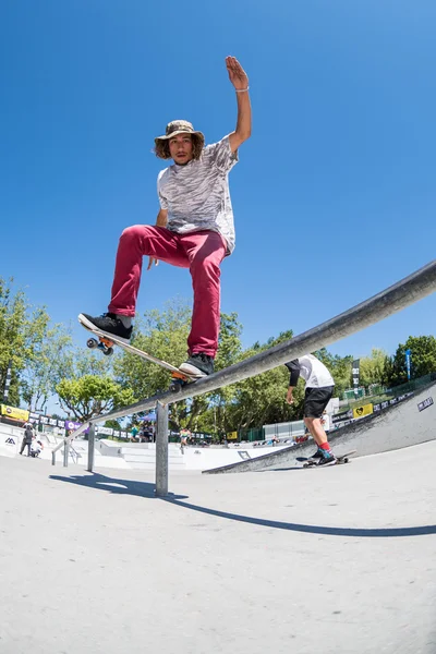 Педро Фангейро во время соревнований DC Skate Challenge — стоковое фото