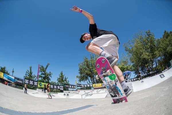 Bruno Simoes durante o DC Skate Challenge — Fotografia de Stock