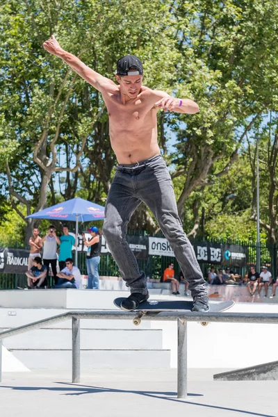 Клаудио Коста во время соревнований DC Skate Challenge — стоковое фото