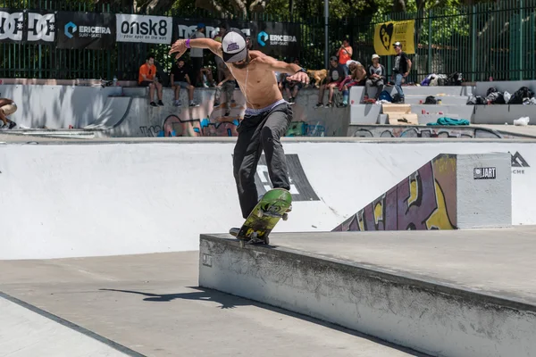 Joao Gomes tijdens de Dc Skate Challenge — Stockfoto