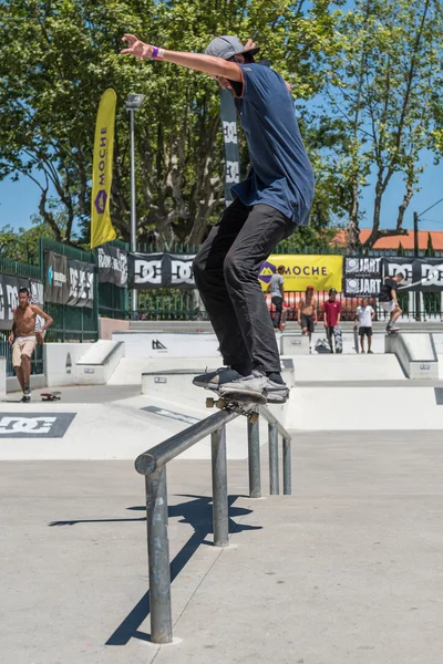 Мигель Пинто во время соревнований DC Skate Challenge — стоковое фото