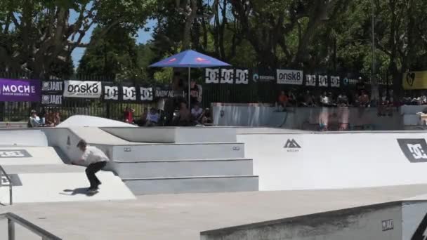 Ruben Santos during the DC Skate Challenge — Stock Video