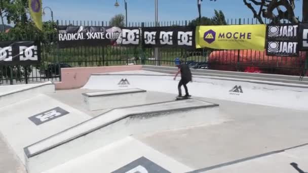 Ruben Castro during the DC Skate Challenge — Stock Video