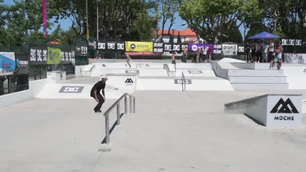 Sergio Adao lors du DC Skate Challenge — Video