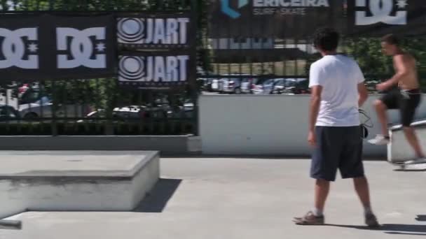 Gabriel Ribeiro durante el DC Skate Challenge — Vídeos de Stock