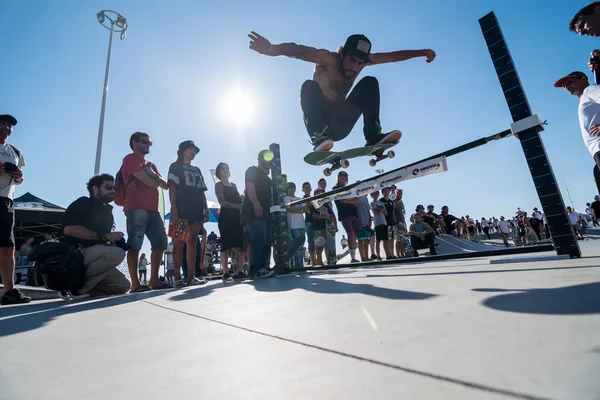 Duarte Pombo во время соревнований DC Skate Challenge — стоковое фото