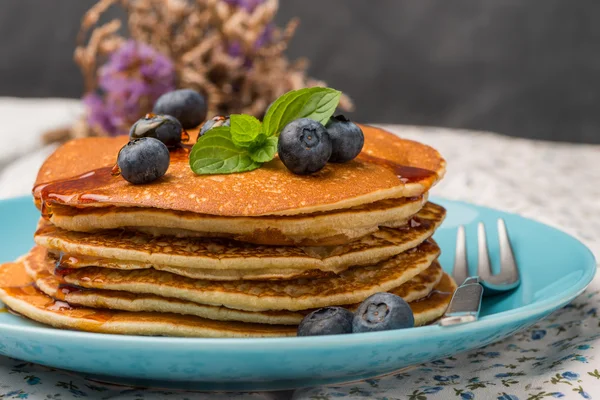 Panqueques con moras frescas — Foto de Stock