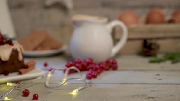 Natal Caseiro Feito Bolo Canela Com Frutas Biscoitos Spekulatius Creme — Vídeo de Stock