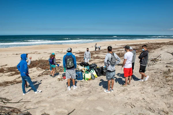 Ovar Portugal Circa April 2021 Portuguese Volunteer Group Keeping Plastic — 图库照片