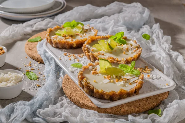 Lime Vegan Tarts Grated Coconut Crunchy Peanuts Citrus Cake Date — Stock Photo, Image