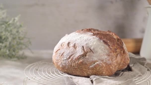 Pão Ervas Crocantes Caseiro Balcão Cozinha — Vídeo de Stock