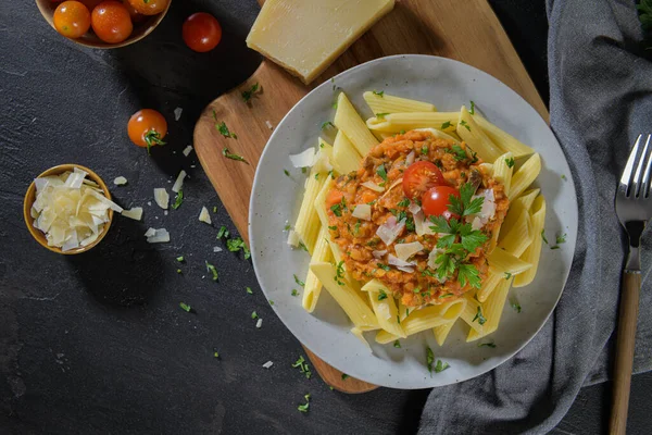 Vegetarian Lentil Bolognese Sauce Penne Pasta Dark Background Healthy Eating — Stock Photo, Image