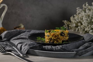 Tavuk sütyeni, geleneksel Portekiz yemeği..