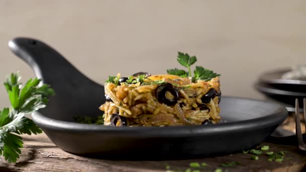 Ladrillos Pollo Plato Tradicional Portugués — Vídeos de Stock