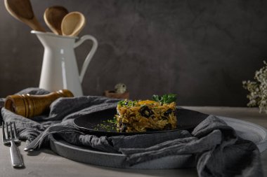 Tavuk sütyeni, geleneksel Portekiz yemeği..