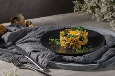 Tavuk sütyeni, geleneksel Portekiz yemeği..