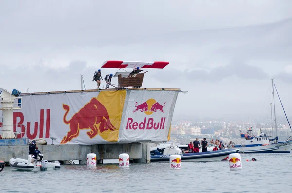 Cascais com asas joukkue Red Bull Flugtag — kuvapankkivalokuva