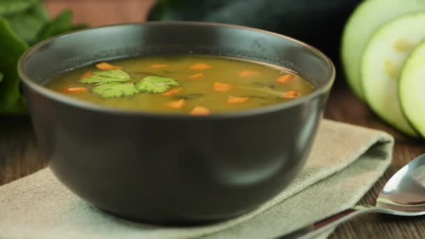 Suppe mit Gemüse — Stockvideo