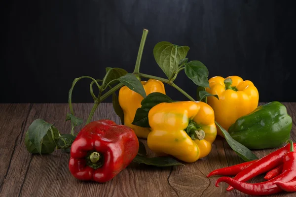 Vegetables on wooden box — Stock Photo, Image