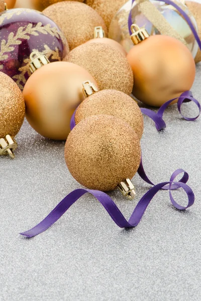Bolas de Navidad de oro — Foto de Stock