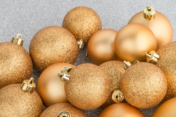 Bolas de Navidad de oro — Foto de Stock