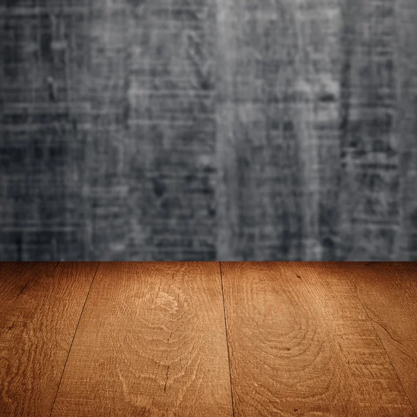 Tavolo con parete in legno — Foto Stock