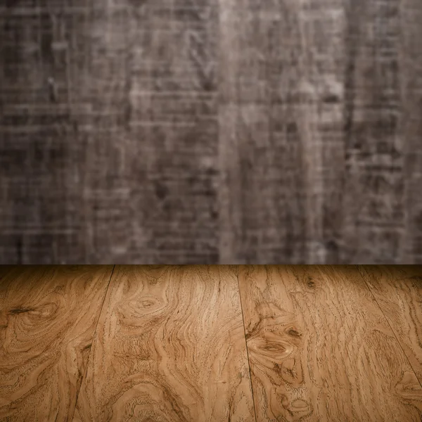 Table avec mur en bois — Photo