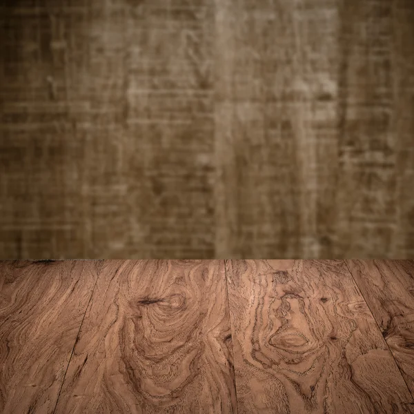 Table avec mur en bois — Photo