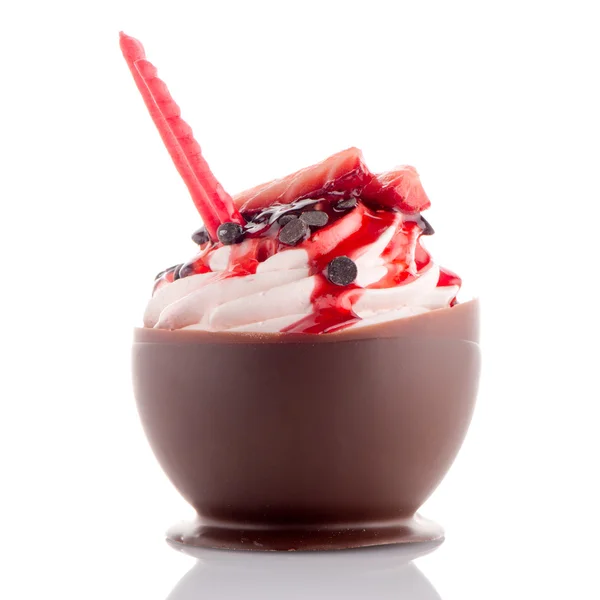 Mousse pâtissière aux fraises et chocolat — Photo