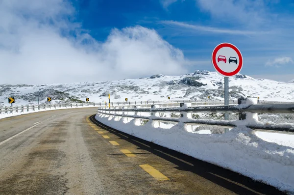 Dépasser le signe interdit — Photo